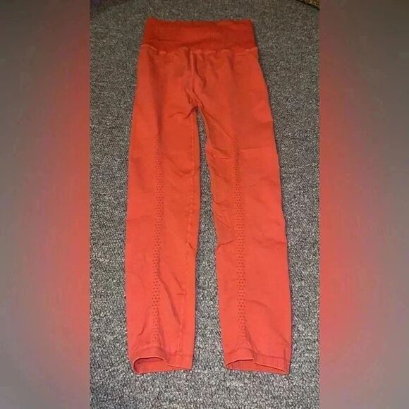 Free People Movement High-Rise 7/8 Good Karma Legging Pomelo‎ - Picture 4 of 5